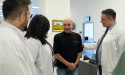 Vücudundan alınan dokuyla dil ve ağız tabanı yapılan hasta yeniden konuşmaya başladı