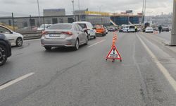 Kayganlaşan yolda düşen motosikletli öldü