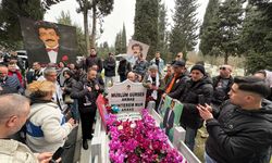 Müslüm Gürses ölüm yıldönümünde kabri başında dualarla anıldı