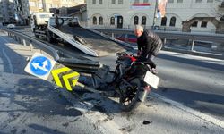 Avcılar’da bariyere çarpan motosiklet sürücüsü ağır yaralandı