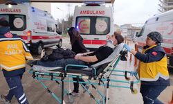 Kontrolden çıkan otomobil, istinat duvarına çarptı: 4 yaralı