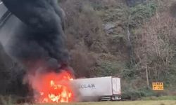 Rize’de Karadeniz Sahil Yolu’nda TIR alev aldı