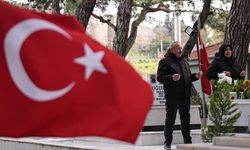 Şehit aileleri, bayramın ilk gününde kabirleri ziyaret etti