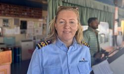 Dev gemiler limanlara Türkiye'nin ilk kadın kılavuz kaptanının desteğiyle yanaşıyor