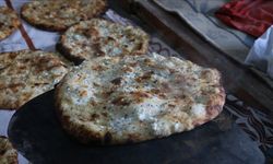 Tokat'ın Artova ilçesindeki evlerde "bayram çöreği" geleneği yaşatılıyor