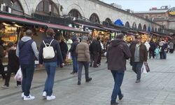 Eminönü'nde bayram alışverişi hareketliliği