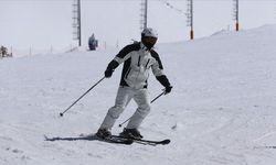 Palandöken'de sezon "bahar kayağı" ile devam ediyor