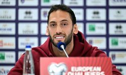 Hakan Çalhanoğlu: Kalbini daha çok ortaya koyan kazanacak