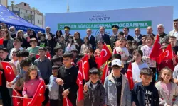 Gaziantep’te öğrenciler 23 Nisan’da fidan dikti