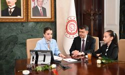 Ankara Valisi Şahin koltuğunu 5. sınıf öğrencisi Serra'ya devretti