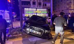 Ankara'da iki ayrı trafik kazasında 4 kişi yaralandı