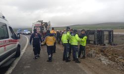 Aksaray'da tur otobüsü devrildi: 20 yaralı