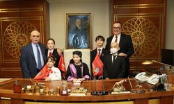 Anayasa Mahkemesi Başkanı Kadir Özkaya, lösemi tedavisi gören çocukları misafir etti