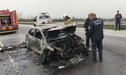 Bariyere çarpan otomobil alev aldı: 1 yaralı