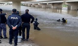Dereden geçerken aracı suya gömülen sürücü öldü