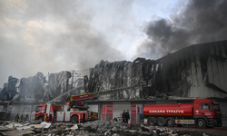 Ankara'da mobilya deposunda çıkan yangın söndürüldü