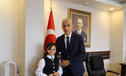 Gölbaşı Kaymakamı Rüstemoğlu, makamını ilkokul öğrencisine devretti