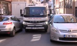 Fatih'te hatalı park nedeniyle ambulans sokağa giremedi; kalp krizi geçiren hasta öldü