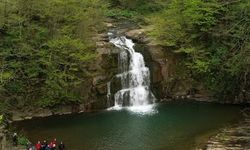Gölderesi Şelalesi’nde ilkbahar güzelliği