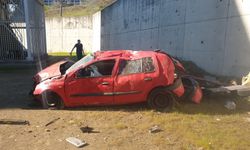 Kontrolden çıkan otomobil 20 metre yükseklikten düştü