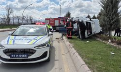 Malatya'da otomobil ile hafif ticari araç çarpıştı: 3 yaralı