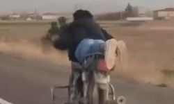 Motosikleti yüzüstü yatarak kullanan sürücüye 88 bin TL ceza