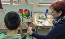 Otizm farkındalığını sanatçı duyarlılığı: Çocuklarla resim yaptılar