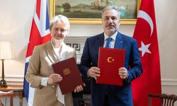 Türkiye İngiltere arasında Stratejik Ortaklık Çerçeve Belgesi imzalandı