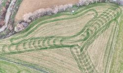 Isparta'da ekim yapılan tarlalarda oluşan desenler havadan görüntülendi