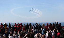 Türk Yıldızları, Çanakkale Şehitler Abidesi üzerinde gösteri uçuşu yaptı