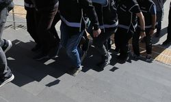FETÖ'ye yönelik operasyonlarda yakalanan zanlılardan 69'u tutuklandı