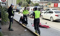 Yol kenarında mendil satarken TIR'ın altında kalan kadın hayatını kaybetti