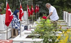Cebeci Askeri Şehitliği'nde bayram yoğunluğu