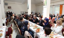 Başkan Çetin, huzurevi sakinleri ve şehit anneleri ziyaret etti