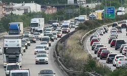 İstanbul-İzmir Otoyolu'nda bayram tatili nedeniyle akıcı yoğunluk yaşanıyor