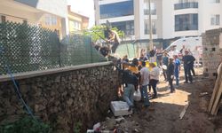 4’üncü kattan düşen işçi sırtına saplanan demirle hastaneye kaldırıldı
