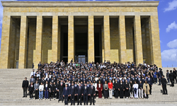 Dervişoğlu, gençlerle Anıtkabir'i ziyaret etti