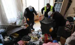 Eskişehir’de evden 5 kamyon çöp çıktı