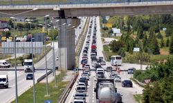 "Kilit kavşak" Kırıkkale'de bayram tatili dönüşü hareketliliği devam ediyor
