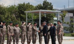 Bakan Çiftçi, özel harekat polisleriyle bayramlaştı