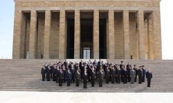 Bakan Güler, OYAK Yönetim Kurulu üyeleri ile Anıtkabir'i ziyaret etti