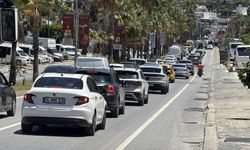 Bodrum'da tatilciler dönüyor; 12 saatte 10 binden fazla araç çıkış yaptı