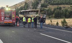 Denizli'de bariyerlere çarpan yolcu otobüsü yandı: 1'i bebek 8 ölü, 33 yaralı