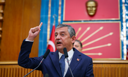 Özgür Özel: 'Bırak saraylara mermer olmayı, toprak ol bağrında güller yetişsin'