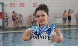 Milli para yüzücü Meryem, dünya şampiyonu oldu: Her yerde Türk bayrağını dalgalandırmak istiyorum