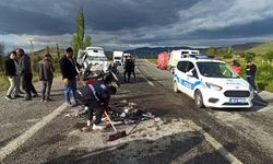 Kayseri’de hafif ticari araç ile otomobil çarpıştı: 1 ölü, 2 yaralı
