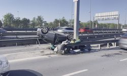 Takla atan otomobilde mahsur kalan kişi kurtarıldı
