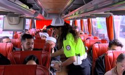 Kurban Bayramı öncesinde yolculara simülasyon aracıyla emniyet kemeri denetimi