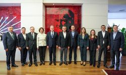 Özgür Özel, büyükşehir belediye başkanları ile bir araya geldi