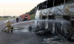 TEM’de tur otobüsü alev alev yandı